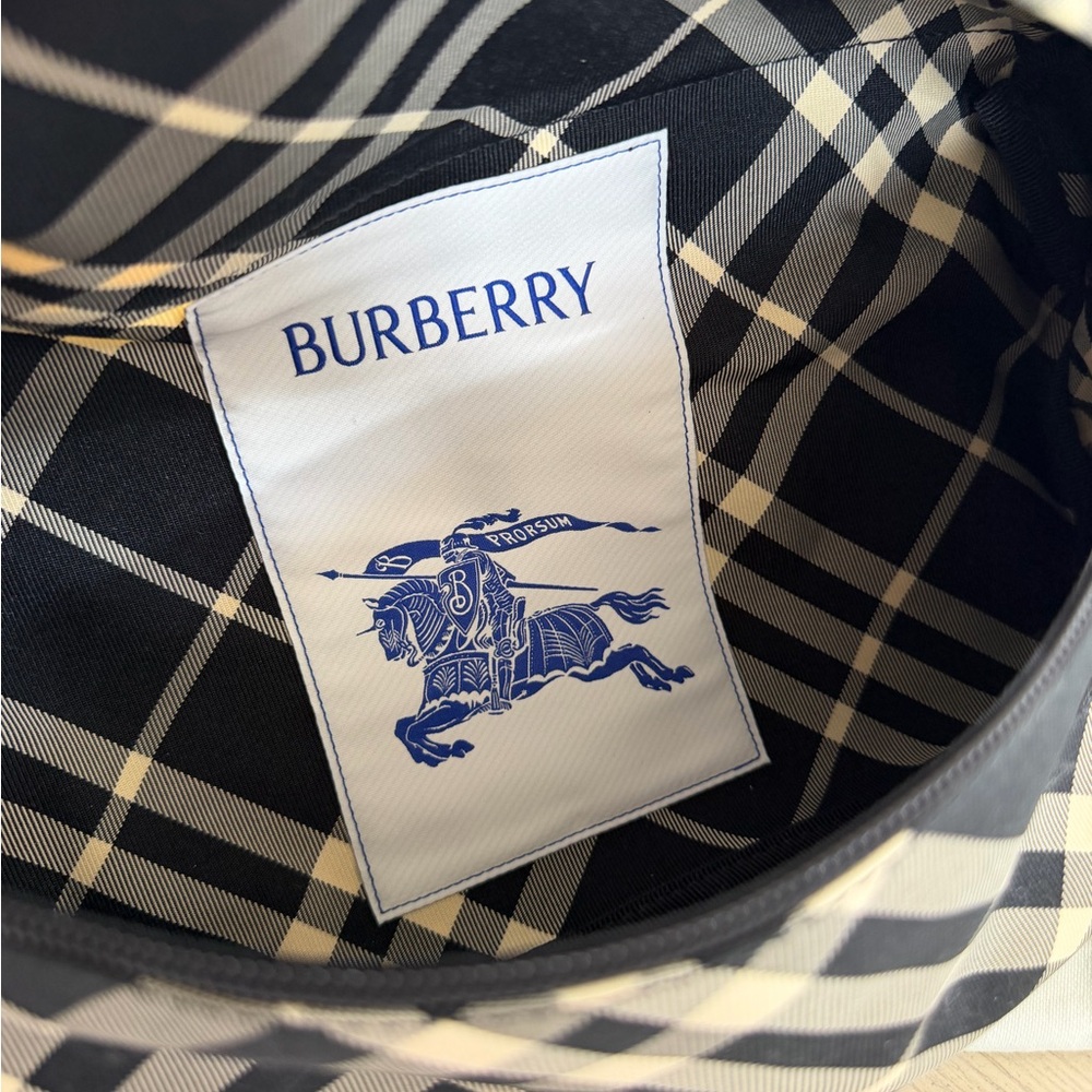 Burberry Black and Cream Essential Belt Bag - Picture 6 of 8